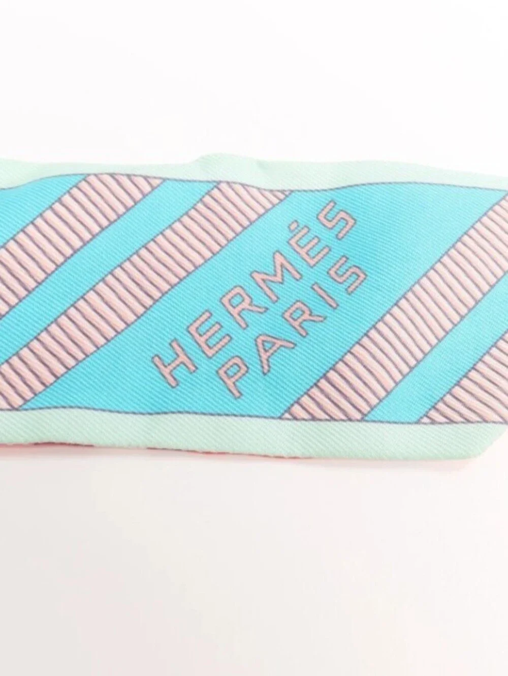 Hermès Multicolor Silk Twilly Scarf Aqua Pink Red with Box | 86 cm